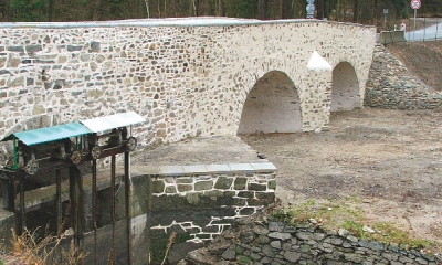 Most ev. č. 10582-2 – přepad rybníka Bezdrev