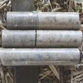 Obr. 4 – Odebrané vzorky betonu s patrným nanesením reprofilační vrstvy