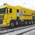 DAF Welderliner XF 105 při práci na tramvajové trati Plzeňská v Praze