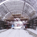 Obr 7 – Zimní práce na Votickém tunelu v lednu 2011. Stavaři měli štěstí na výjimečně mírnou zimu.