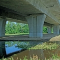 Pohled na most od slepého ramene řeky Lužnice