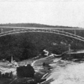 Obr. 12 – Do fotografie vynesená vizualizace schválené varianty mostu