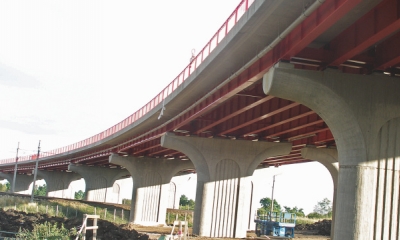 Mostní estakáda na silnici R7 na stavbě R7 MÚK Droužkovice – MÚK Nové Spořice