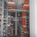 Kabelový prostor pod měnírnou a distribuční stanicí
