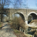 Původní čtyřobloukový kamenný most