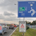 Obr. 8 – Dopravní značení na turbo‑okružní křižovatce v Olomouci (zdroj: Ing. Martin Smělý)
