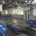 Lysá n. L., prostor pro vyčkávání cestujících ve vestibulu nové výpravní budovy