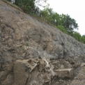Pohľad na zaistenie skaly na trati v úseku Velké Meziříčí – Křižanov