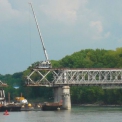Demontáž původní ocelové konstrukce mostu