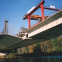 Obr. 4 – Stavba zavěšeného mostu přes Labe u Poděbrad
