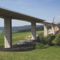 Obr. 9 – Stavba viaduktu přes Údolí Dolianského potoka, dálnice D1, Slovensko