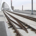 Trojský most – dilatace Troja, svršek s upevněním „metro“