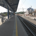 Pohled z ostrovního nástupiště (směr Č. Brod) na rekonstrukci liché staniční skupiny v Úvalech