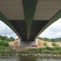 Obr. 7 – Podhled mostu v poli přes řeku Berounku, spřažená dolní deska u pilíře P2