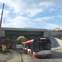 Most přes Mohylovou ulici: původní stav; nový stav před dokončením