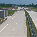 ArcelorMittal Ostrava dodá bezmála 90 km svodidel na dálnici D2, která spojuje Brno s Lanžhotem