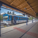 V Chrudimi proběhla z větší části kompletní obnova železniční stanice, včetně přístřešku pro cestující přiléhající k výpravní budově a zřízením bezbariérového přístupu cestujících za spolupodílení se firmy Hochtief CZ a. s.