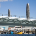 Obr. 1 – Most Twin Sails v přístavu Poole, Anglie