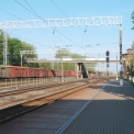 Obr. 1 – Pohled na kolejiště s trakčním vedením ve stanici Kaišiadorys