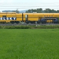 Swietelsky Rail CZ nasadil na opravu geometrické polohy koleje unikátní strojní linku Stopfexpress Dynamic 