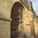 Obr. 6 – Vzhled kamenného zdiva po očištění a diagnostický průzkum mostu po rekonstrukci
