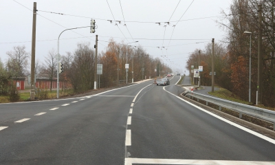 Křižovatka u Doubravic má novou podobu, řídí ji semafory!