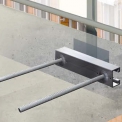 JORDAHL® kolejnice k upevnění zábradlí zajišťují spolehlivé a rychlé připevnění zábradlí na čelní stranu betonové desky.