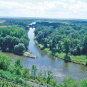 Pohled na soutok řek Labe, Vltavy a plavebního kanálu s plavební komorou Hořín v pozadí