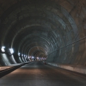 Pohled v tunelu před zřízením systému PJD ÖBB‑PORR