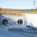 SŽDC zahájila provoz v nejdelším železničním tunelu v České republice, první vlak projel Ejpovicemi 15. listopadu (Foto: Metrostav a. s.)