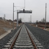 Na hostivařské trati Swietelsky Rail o dva měsíce zkrátil technologickou přestávku. Bude víc času na komplikovaný most v Zahradním Městě