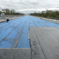 Obr. 6 – Izolace z asfaltových pásů na mostě s betonovou mostovkou – asfaltové pásy s ochrannou vrstvou z litého asfaltu. Zdroj: Vlastní [1,15]
