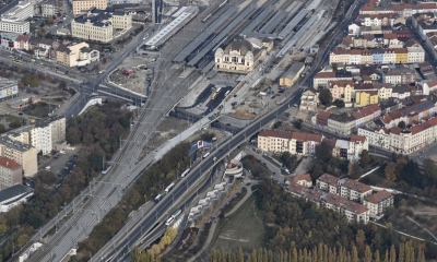Uzel Plzeň, 2. stavba – přestavba osobního nádraží, včetně mostů Mikulášská