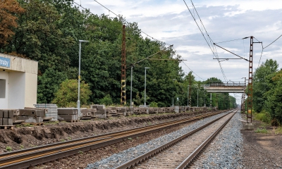 Oprava železničního svršku na trati Velký Osek – Kolín