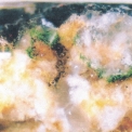 Obr. 16 – Vzorek KM/XIII, B-01/2, kamenné zábradlí – oblouk XIII, vrstva: 2 – kamenný materiál kvádru se značným biologickým napadením v hloubce 0–1,4 mm