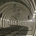 Dokončený železniční tunel pod vrchem Vítkov včetně plného vystrojení
