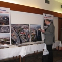 Obr. 12 - Časopis Silnice Železnice - mediální partner konference - byl oblíbeným čtivem. Na snímku Ing. arch. Petr Šafránek, Architektonický a projekční ateliér.