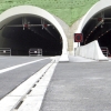 Odvodnění zpevněných pojížděných ploch tunelových staveb s využitím štěrbinových žlabů