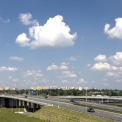 Mimoúrovňová křižovatka na ulici Rudná v Ostravě nad dálnicí D1 a třetím tranzitním železničním koridorem – ilustrační foto