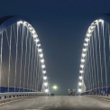 Noční pohled na most