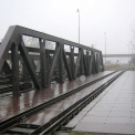 Obr. 4 – Skupina A2, železniční most, povrch oceli je vystaven vlivu klimatických srážek pouze v části nad mostovkou, ostatní plochy jsou částečně chráněny, bez vlivu chloridů