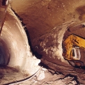 Ražba tunelu Mrázovka s vertikálním členěním výrubu
