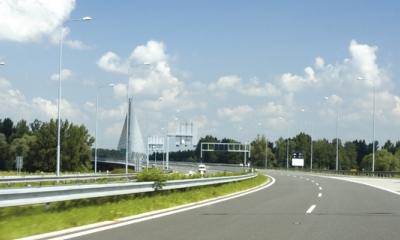 NÁZOR: Kritický pohled na zavěšený most přes Odru na dálnici D47 mezi Ostravou a Bohumínem, oceněný titulem „Stavba roku 2008“