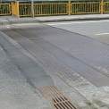Obr. 3 – Mostní závěr na opěře Orlík, pojížděná část ve vozovce