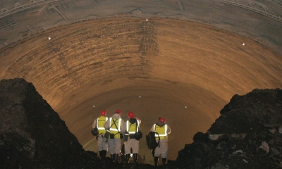 Pracovníci razící tunel Blanka dnes prorazili první tubus tunelu