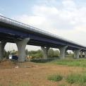 Obr. 2 – Dvoutrámová konstrukce silničního mostu u Bělotína