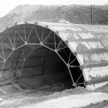 Obr. 25 – Výstavba přesypávaného tunelu Sokolov – Chodov