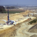 Celkový záběr úseku stavby 513 z dubna 2009 se třemi biomosty