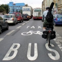 Bus + cyklo + taxi pruh (vyhrazený jízdní pruh), Praha 5, Plzeňská ulice