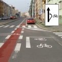 Doporučený způsob odbočení cyklistů vlevo (IS 10s), Praha 10, ulice V Olšinách